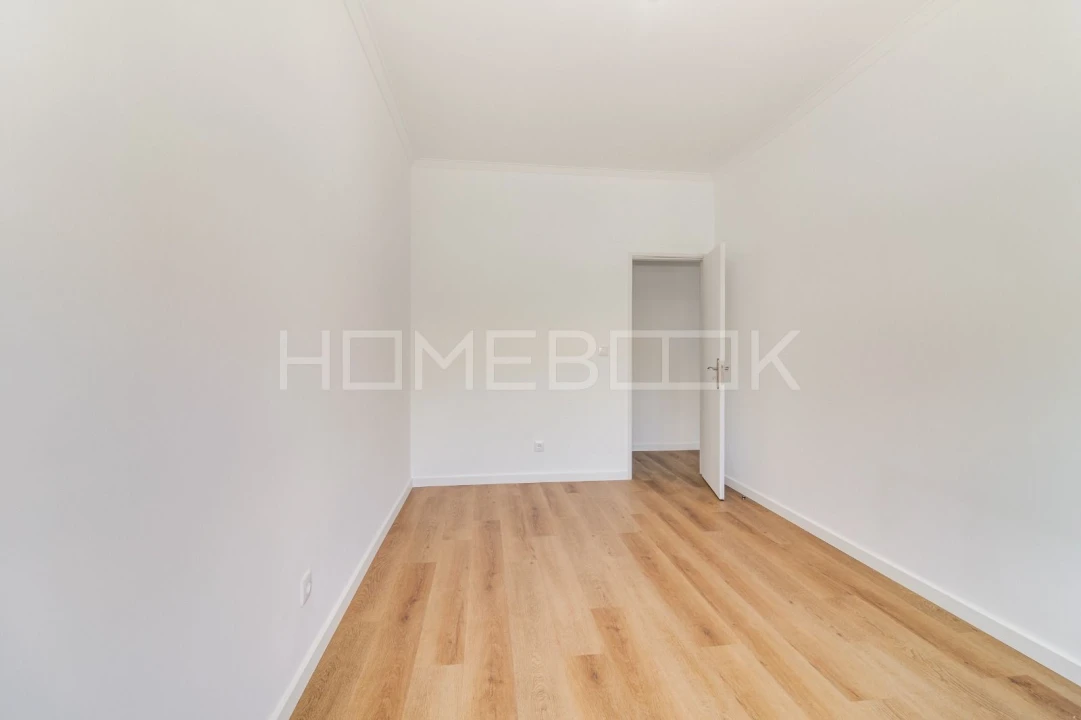 Apartamento T3 para Arrendamento em Amora Foto 11