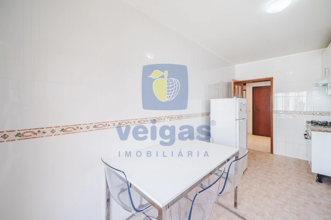 Apartamento T2 para Venda em Rio de Mouro Foto 31