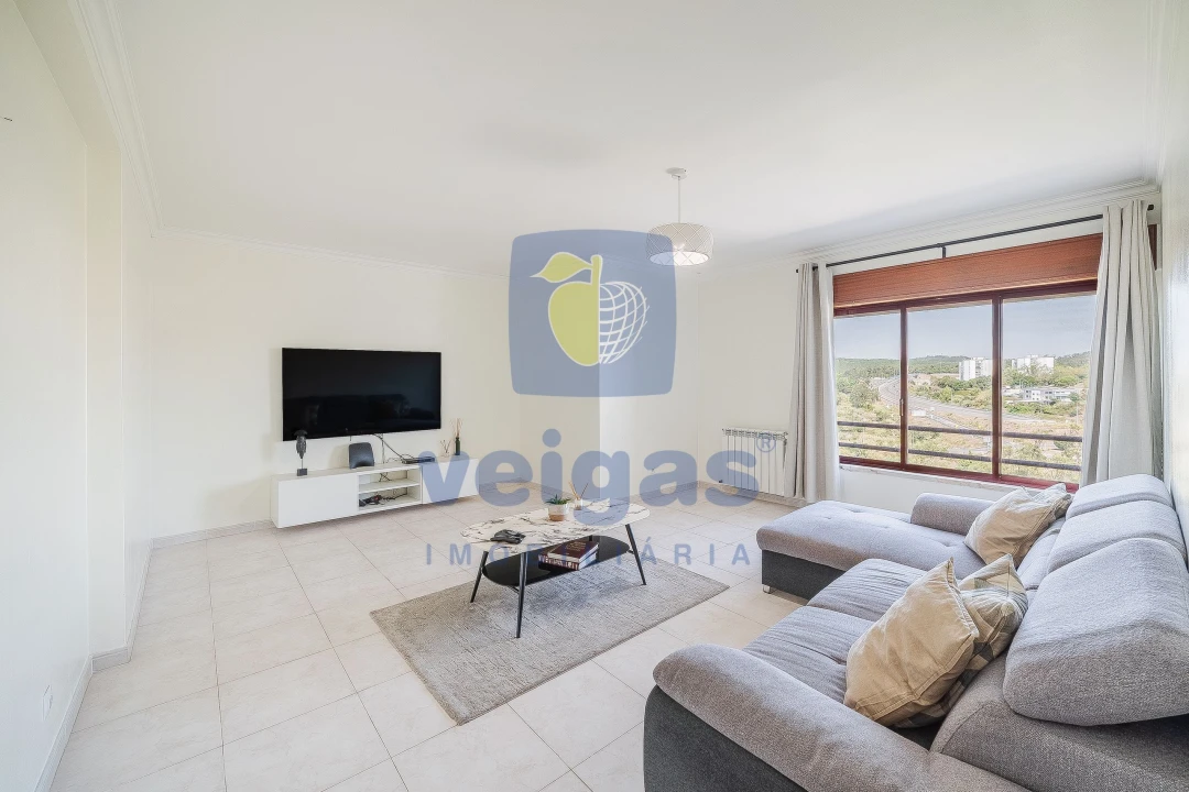 Apartamento T2 para Venda em Rio de Mouro Foto 4