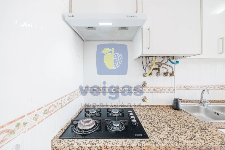 Apartamento T2 para Venda em Rio de Mouro Foto 27