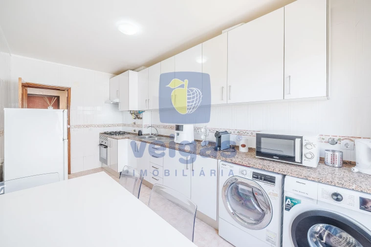 Apartamento T2 para Venda em Rio de Mouro Foto 30
