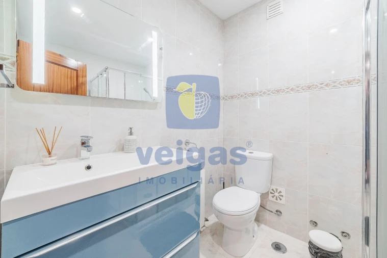 Apartamento T2 para Venda em Rio de Mouro Foto 15