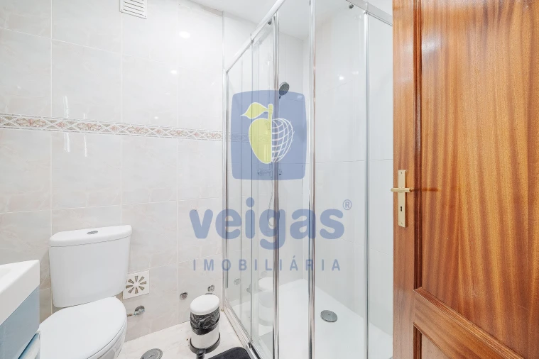 Apartamento T2 para Venda em Rio de Mouro Foto 15