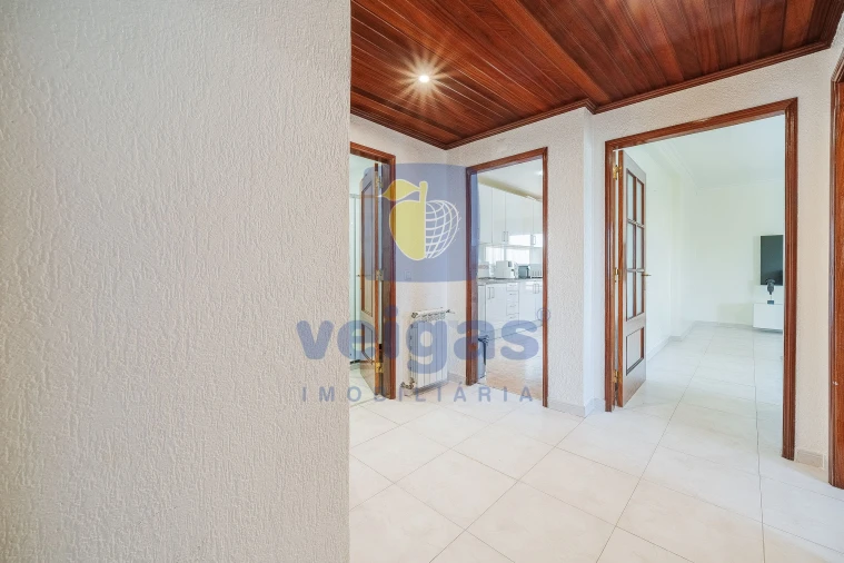 Apartamento T2 para Venda em Rio de Mouro Foto 18