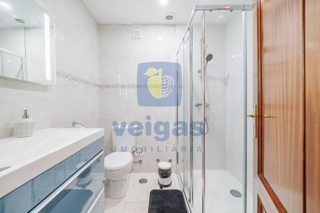 Apartamento T2 para Venda em Rio de Mouro Foto 3