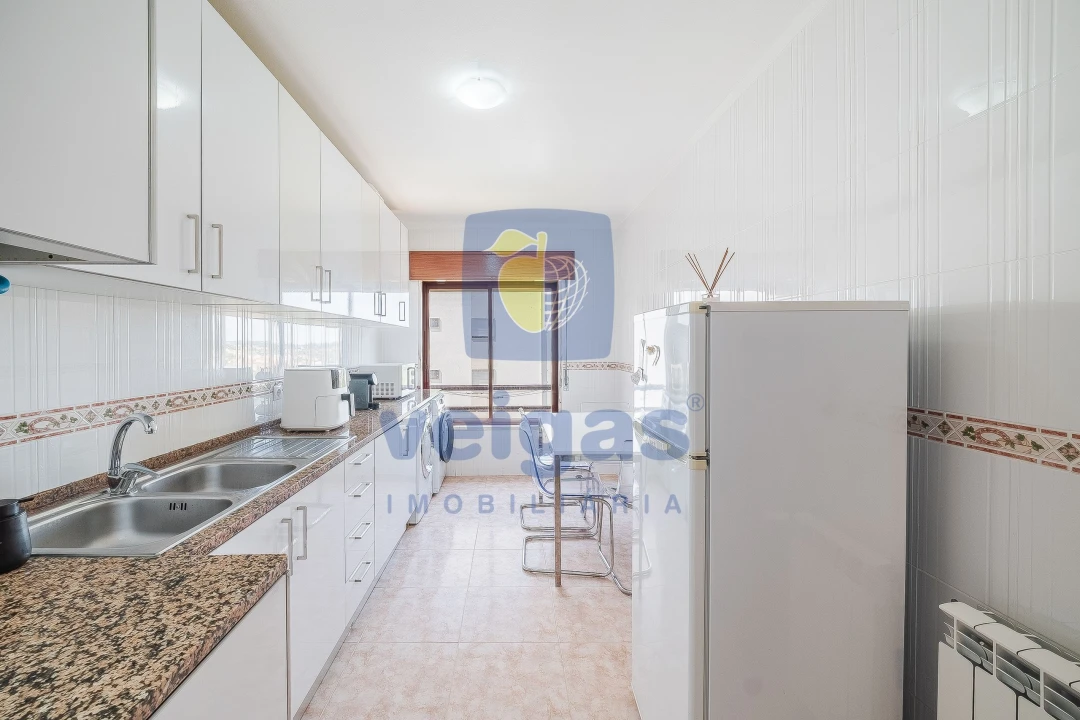 Apartamento T2 para Venda em Rio de Mouro Foto 2