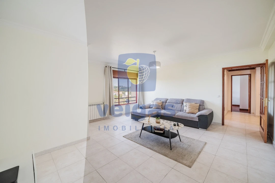 Apartamento T2 para Venda em Rio de Mouro Foto 22