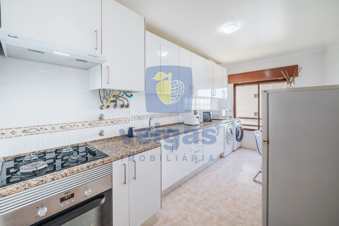 Apartamento T2 para Venda em Rio de Mouro Foto 26
