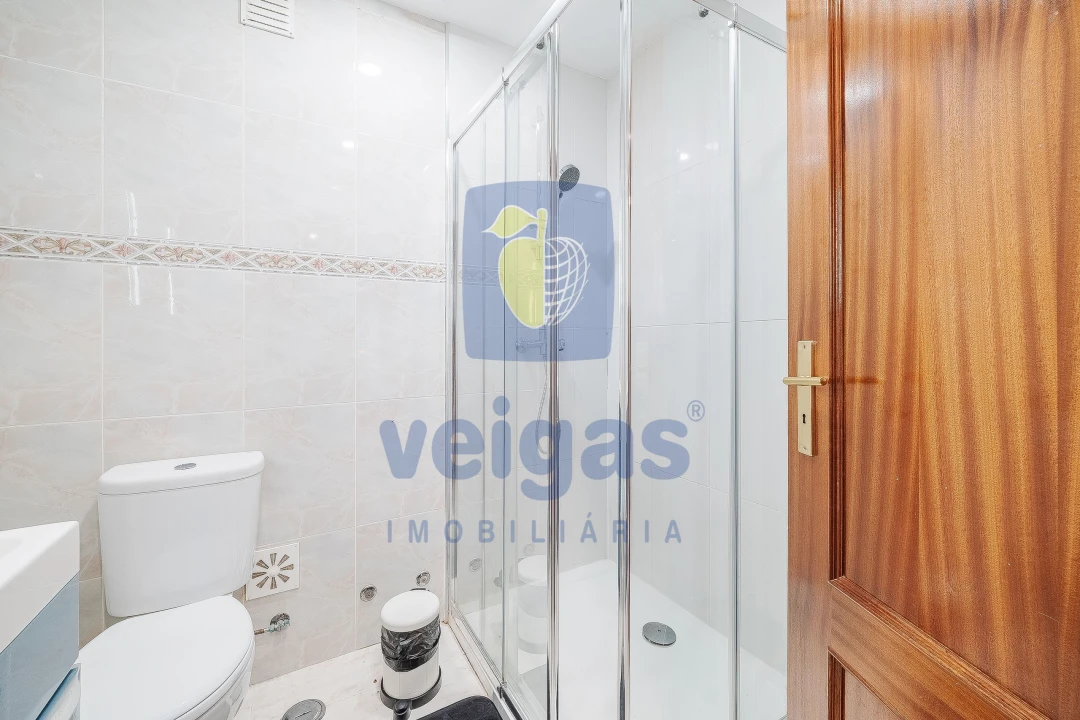 Apartamento T2 para Venda em Rio de Mouro Foto 15