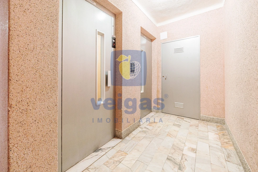 Apartamento T2 para Venda em Rio de Mouro Foto 40