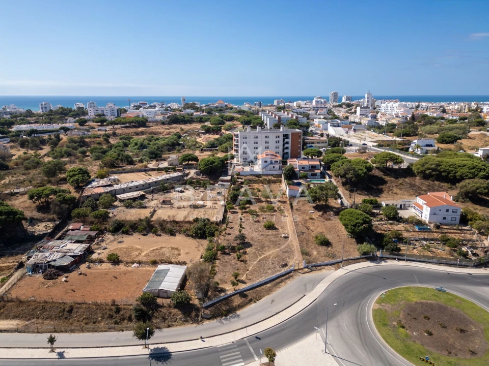 Terreno para Venda em Quarteira Foto 1