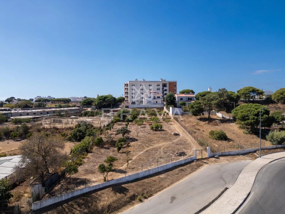 Terreno para Venda em Quarteira Foto 4