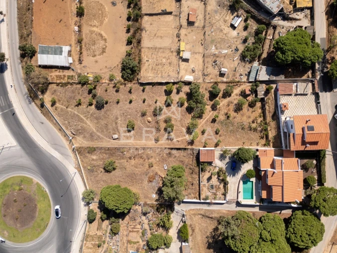Terreno para Venda em Quarteira Foto 2