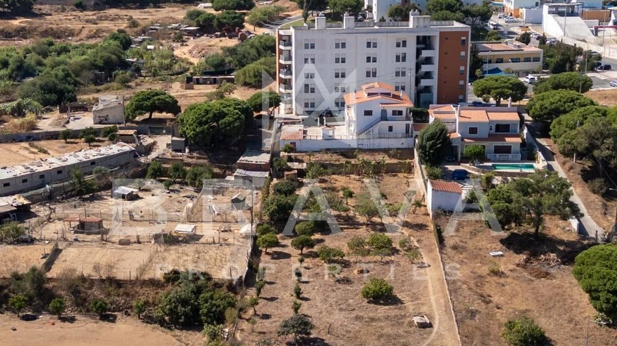 Terreno para Venda em Quarteira