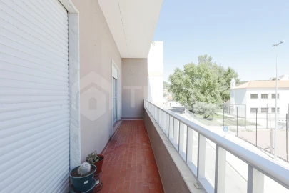 Apartamento T2 para Venda em Santa Maria do Castelo e Santiago e Santa Susana