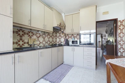 Apartamento T2 para Venda em Santa Maria do Castelo e Santiago e Santa Susana