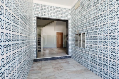 Apartamento T2 para Venda em Santa Maria do Castelo e Santiago e Santa Susana