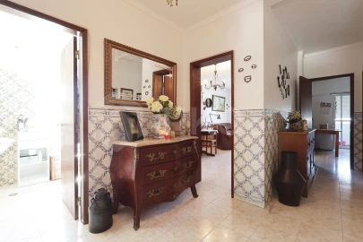 Apartamento T2 para Venda em Santa Maria do Castelo e Santiago e Santa Susana