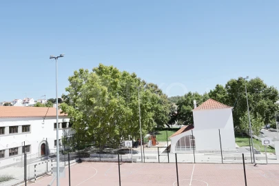 Apartamento T2 para Venda em Santa Maria do Castelo e Santiago e Santa Susana