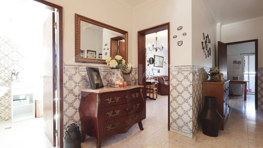 Apartamento T2 para Venda em Santa Maria do Castelo e Santiago e Santa Susana