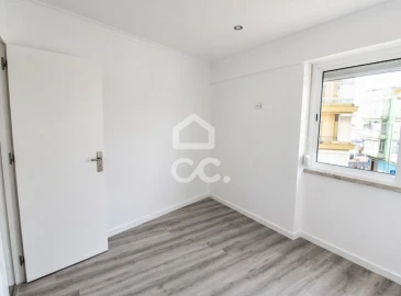 Apartamento T2 para Arrendamento em Odivelas