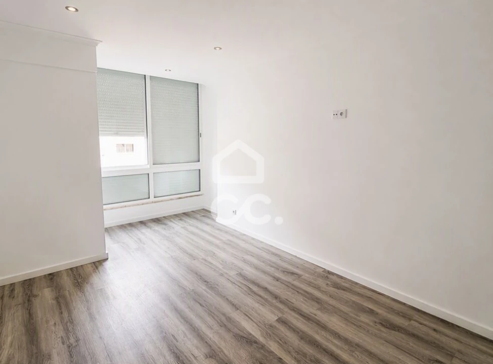 Apartamento T2 para Arrendamento em Odivelas Foto 8