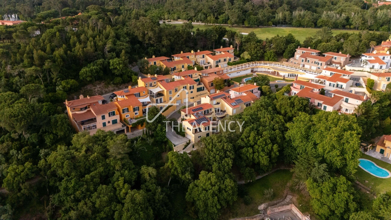 Moradia T5 para Venda em Agualva e Mira-Sintra Foto 54