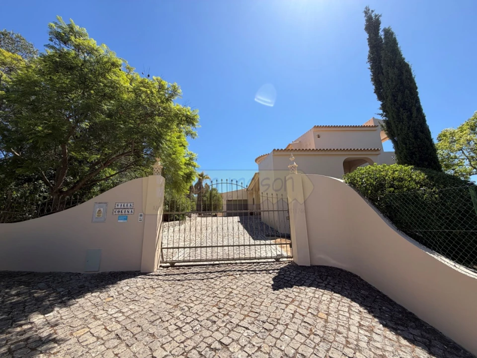 Moradia T3 para Venda em Santa Barbara de Nexe Foto 18