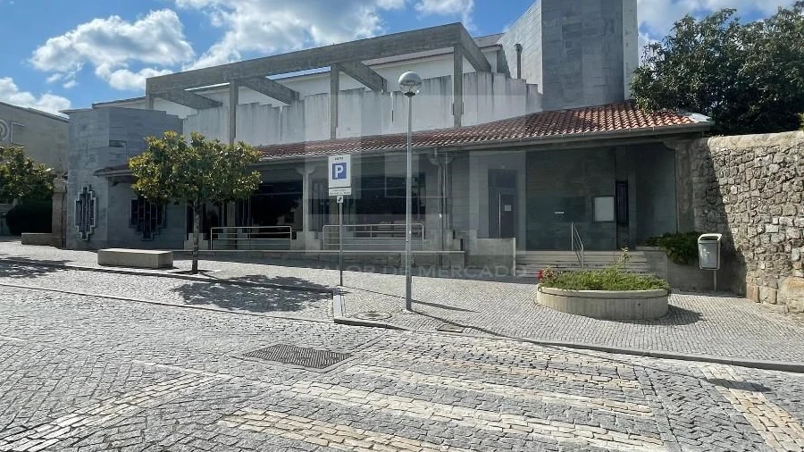 Prédio para Venda em Aguiar da Beira e Coruche