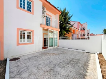 Moradia T3 para Venda em Azeitão (São Lourenço e São Simão)