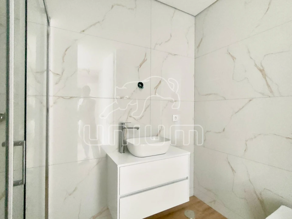 Apartamento T2 para Venda em Darque Foto 7