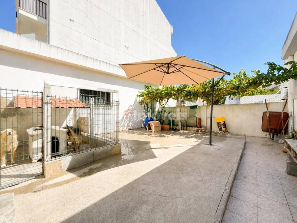 Moradia T2 para Venda em Nossa Sra de Fatima Foto 3