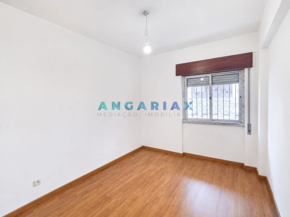 Apartamento T2 para Venda em Marrazes e Barosa Foto 8