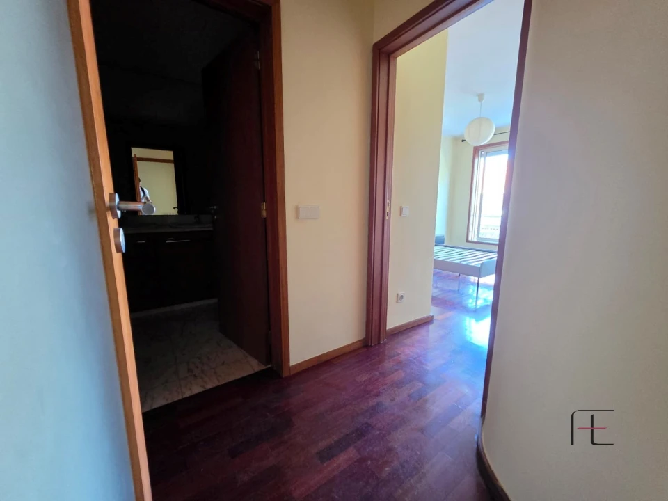 Apartamento T1 para Arrendamento em Moreira Foto 10