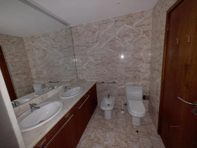Apartamento T1 para Arrendamento em Moreira Foto 13
