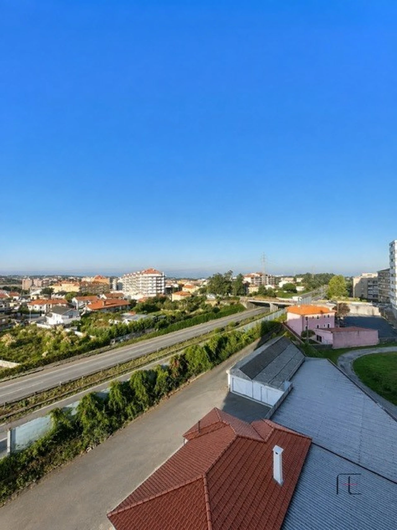 Apartamento T3 para Venda em Mafamude e Vilar do Paraíso Foto 1