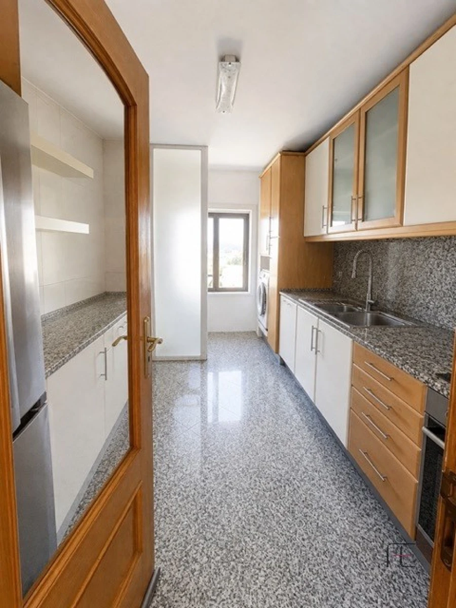 Apartamento T3 para Venda em Mafamude e Vilar do Paraíso Foto 9