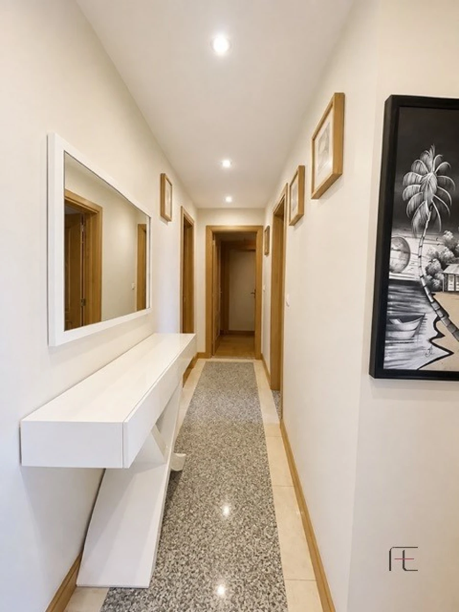 Apartamento T3 para Venda em Mafamude e Vilar do Paraíso Foto 8