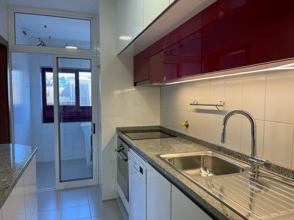 Apartamento T2 para Arrendamento em Ramalde Foto 4