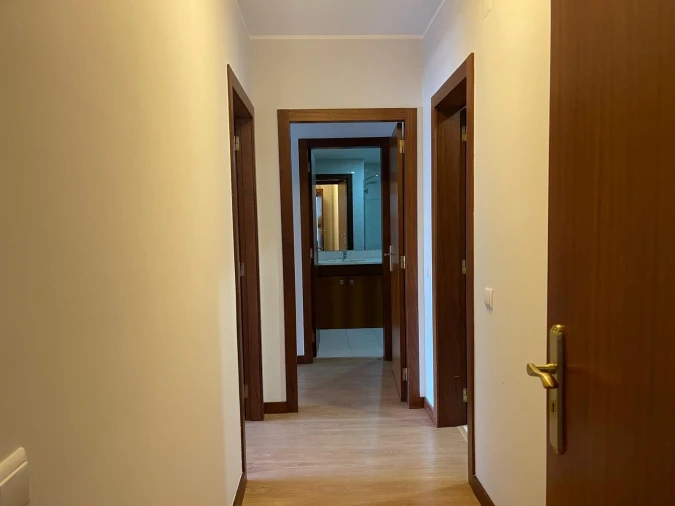Apartamento T2 para Arrendamento em Ramalde Foto 7