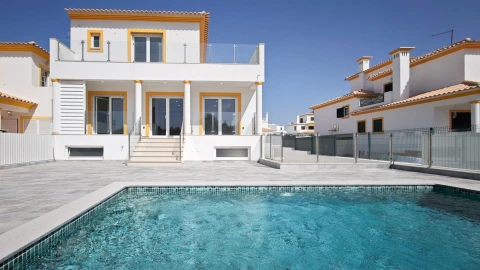 Moradia T3 para Venda em Albufeira e Olhos de Água