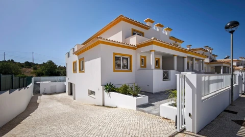 Moradia T3 para Venda em Albufeira e Olhos de Água