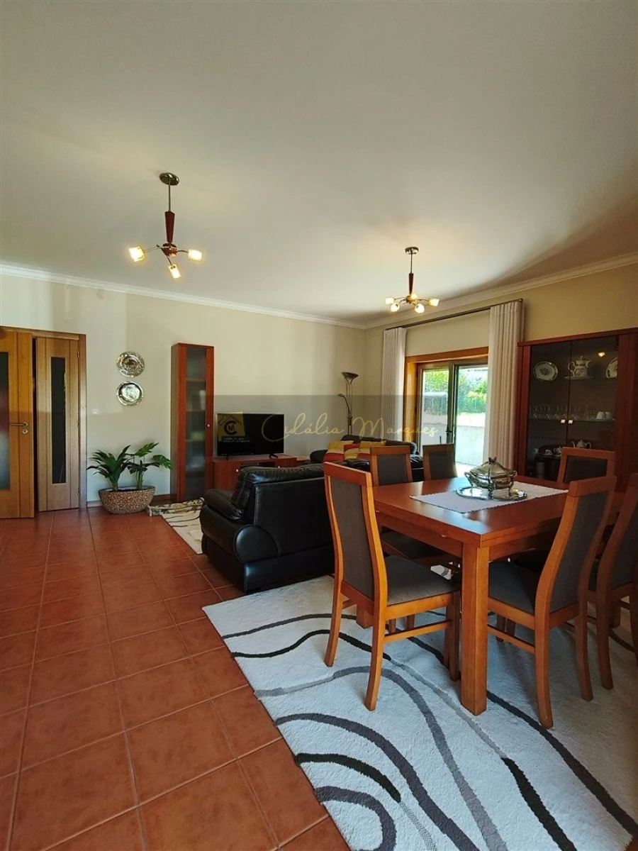 Moradia T3 para Venda em Bodiosa Foto 6