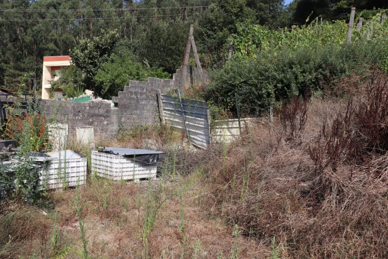 Terreno para Venda em Polvoreira Foto 10