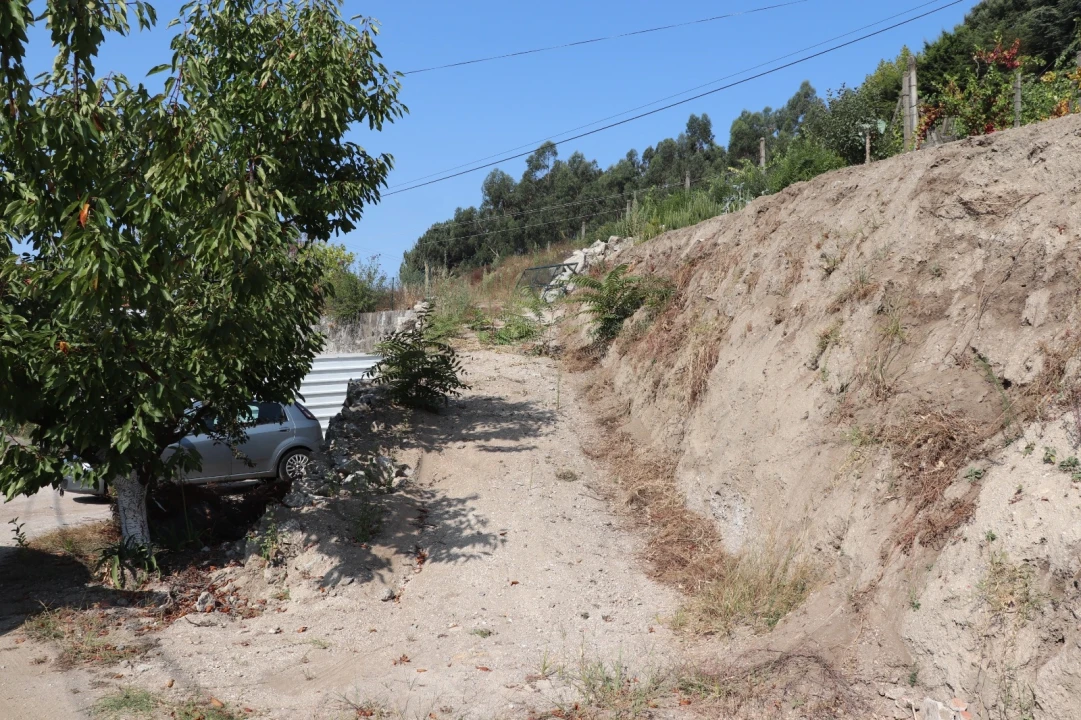 Terreno para Venda em Polvoreira Foto 3