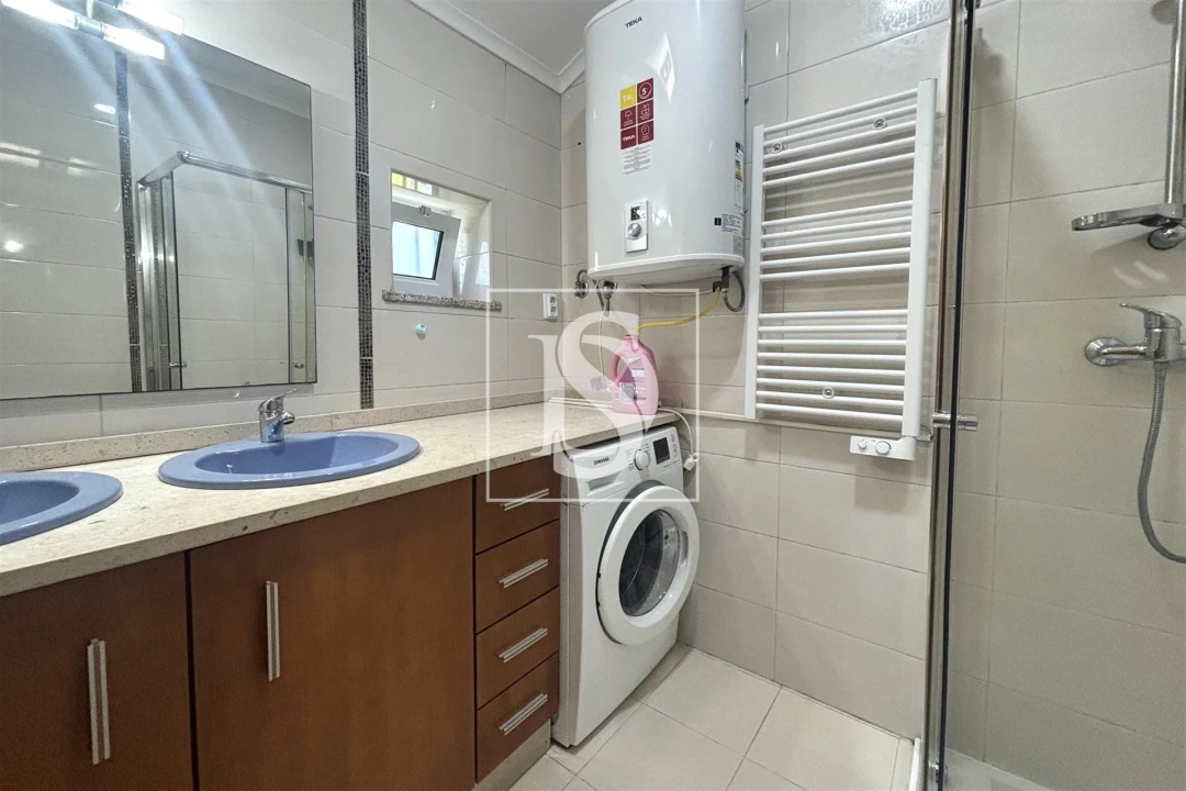 Moradia T2 para Venda em Tonda Foto 16