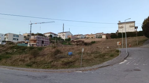 Terreno para Venda em Vila Verde e Santão