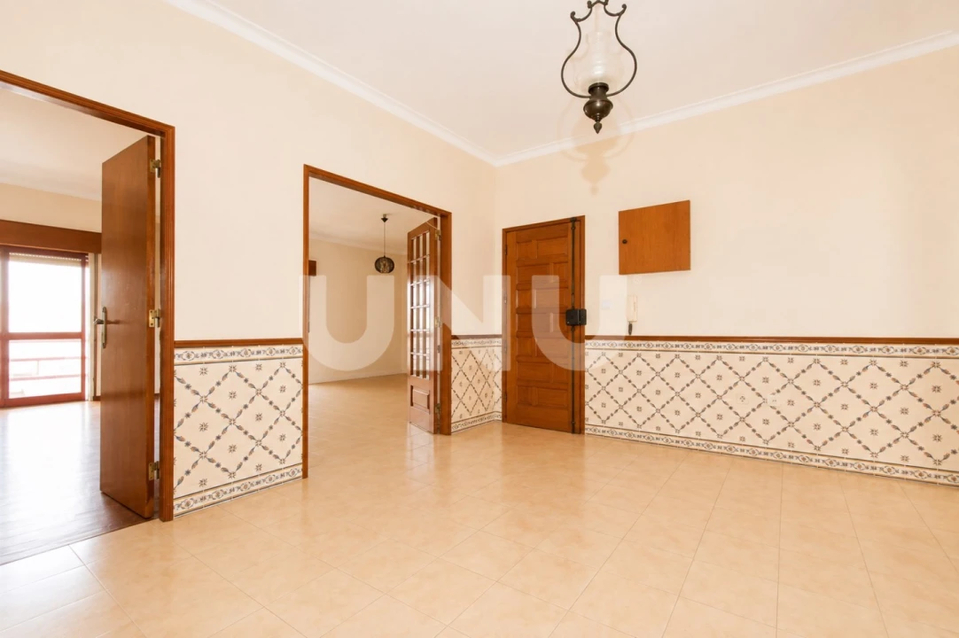 Apartamento T3 para Venda em Castanheira do Ribatejo e Cachoeiras Foto 2