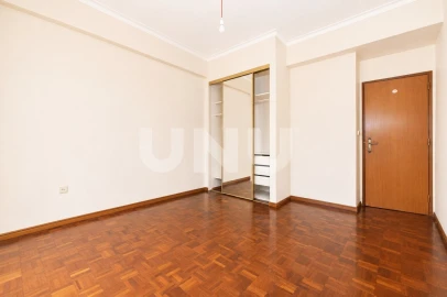 Apartamento T3 para Venda em Castanheira do Ribatejo e Cachoeiras