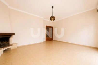 Apartamento T3 para Venda em Castanheira do Ribatejo e Cachoeiras